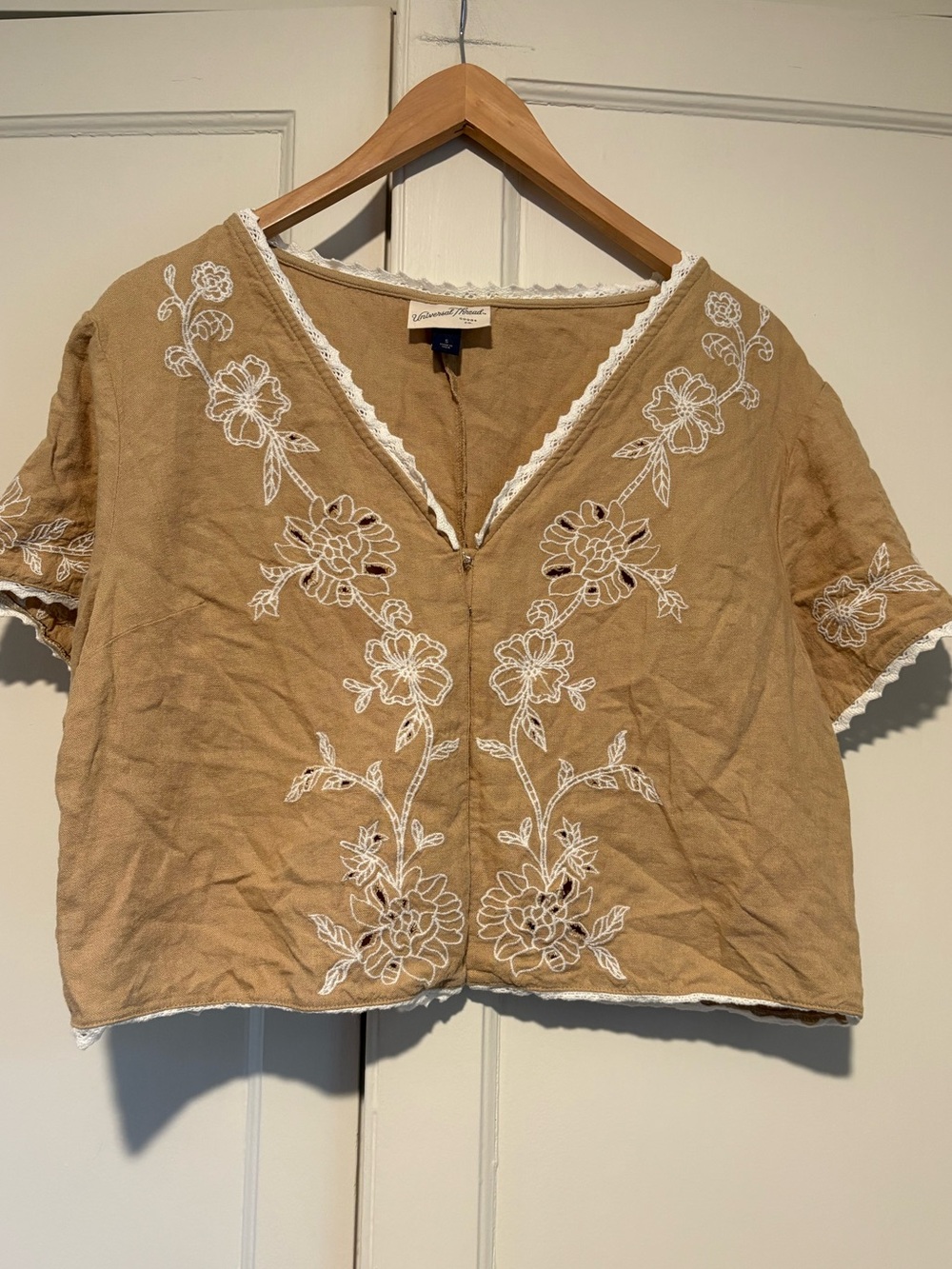 Universal Thread Floral Embroidered Cropped Linen Blend Short Sleeve Top
